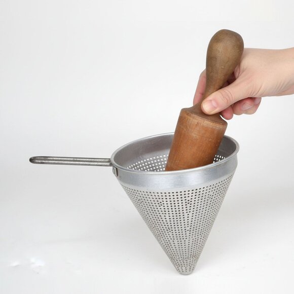 Vintage WEAR-EVER No.8 Aluminum Cone Chinois Strainer Colander Sieve Heavy Duty - Picture 2 of 15